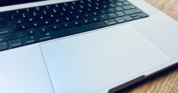Sinh viên có nên mua MacBook không?